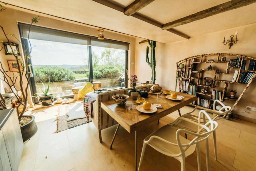Romantic Country Annex With Views - 10 Min To Bath Cold Ashton Eksteriør billede