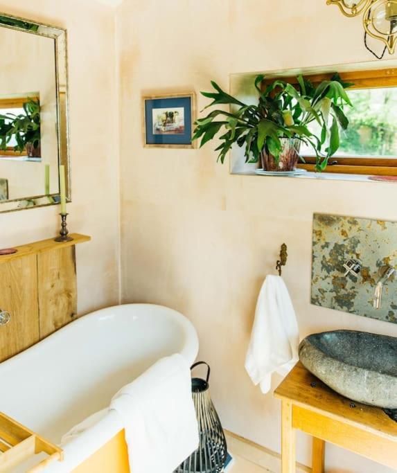 Romantic Country Annex With Views - 10 Min To Bath Cold Ashton Eksteriør billede